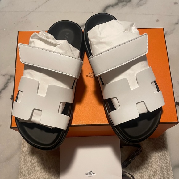 SOLD $1️⃣5️⃣0️⃣0️⃣ Hermes Chypre White Sandals - Picture 2 of 6